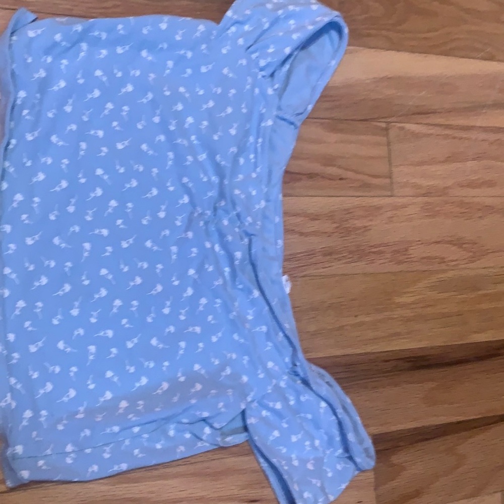 Large in women’s, blue flowery crop-top